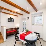 Lovely Holiday House Othello Next To The Buza Beach